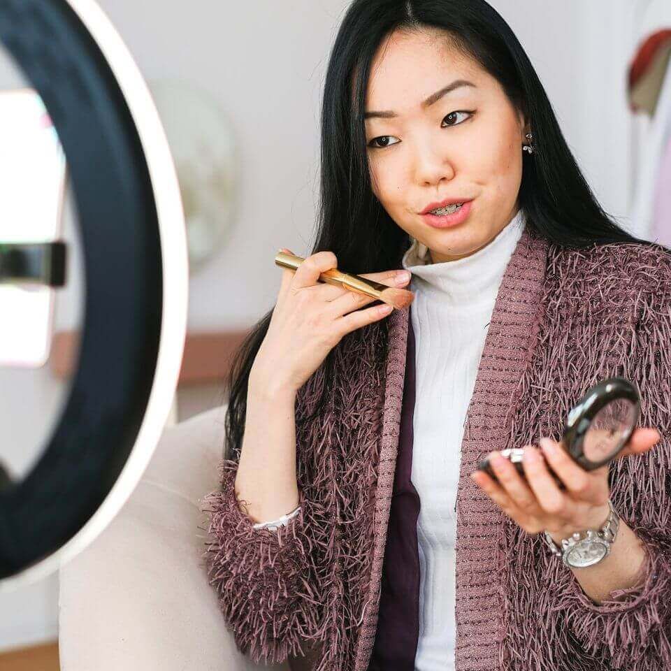 Boost Beauty E-commerce with Cosmetics Fulfillment | Locad